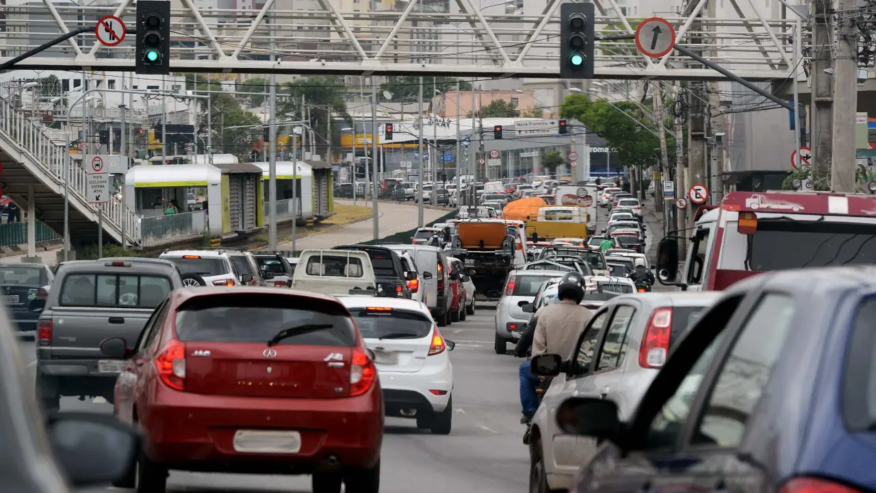 Politics — financiamento: Financiamento de veículos tem melhor início de ano e avança 12,8% no Brasil